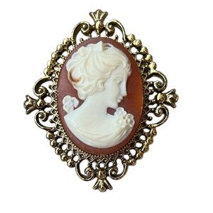 Avon Vintage Gold and Cream Cameo Locket Brooch with Vintage Sentiment Box